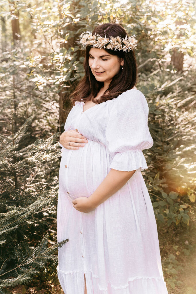 Babybauch-Shooting outdoor in Salzburg